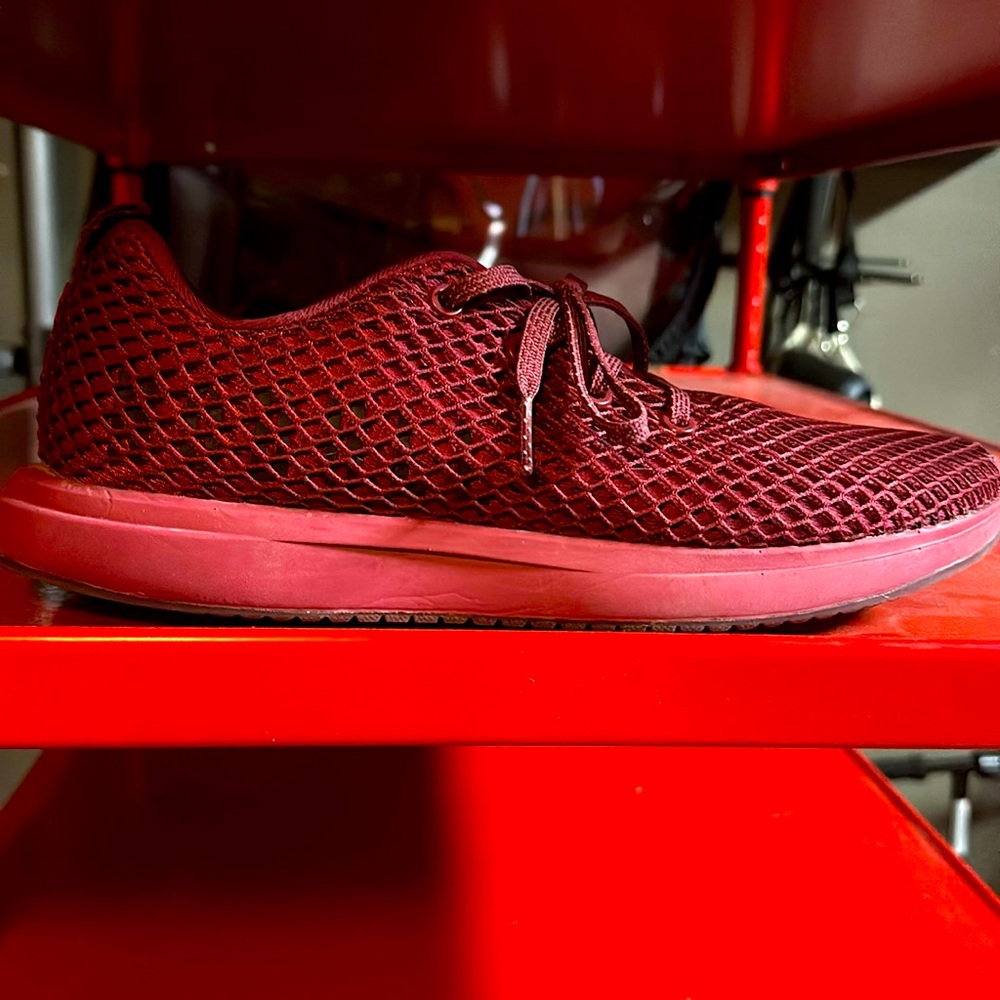 ‘NO BULL’ MEN’S MESH RUNNER Size Men’s 9.5 (Maroon)